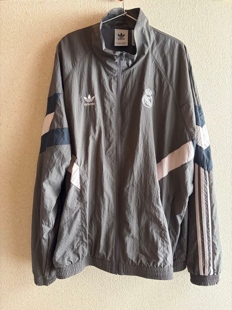 adidas レアルマドリード　トラックジャケット