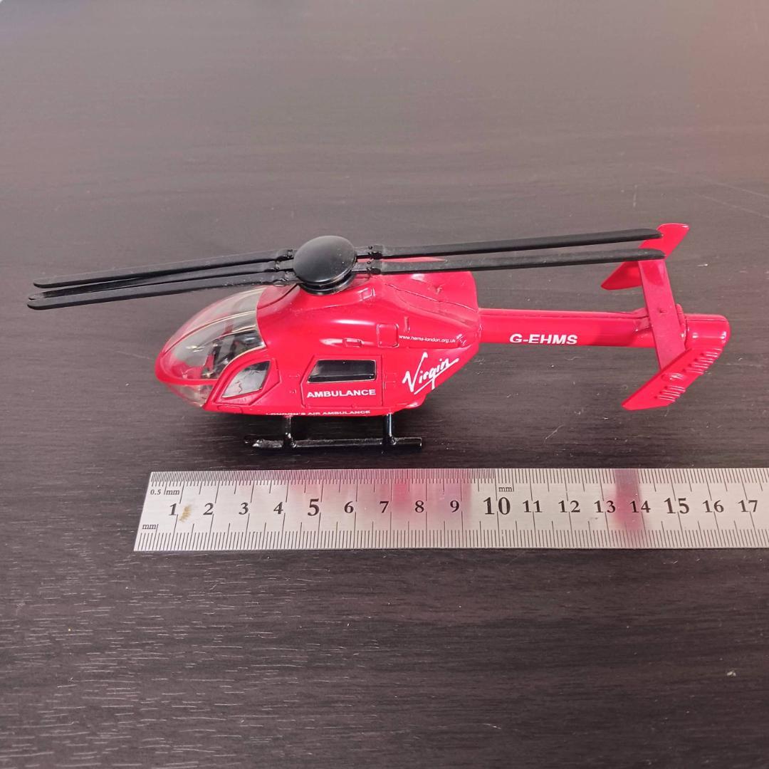 ロンドンHEMS MD902 ヘリコプター 模型（日本国内非売品）全長約17cm