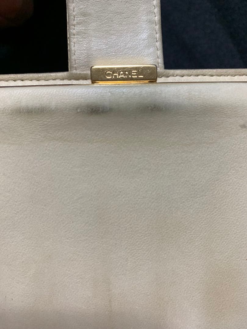 CHANEL 二つ折り財布 ベージュ レザー