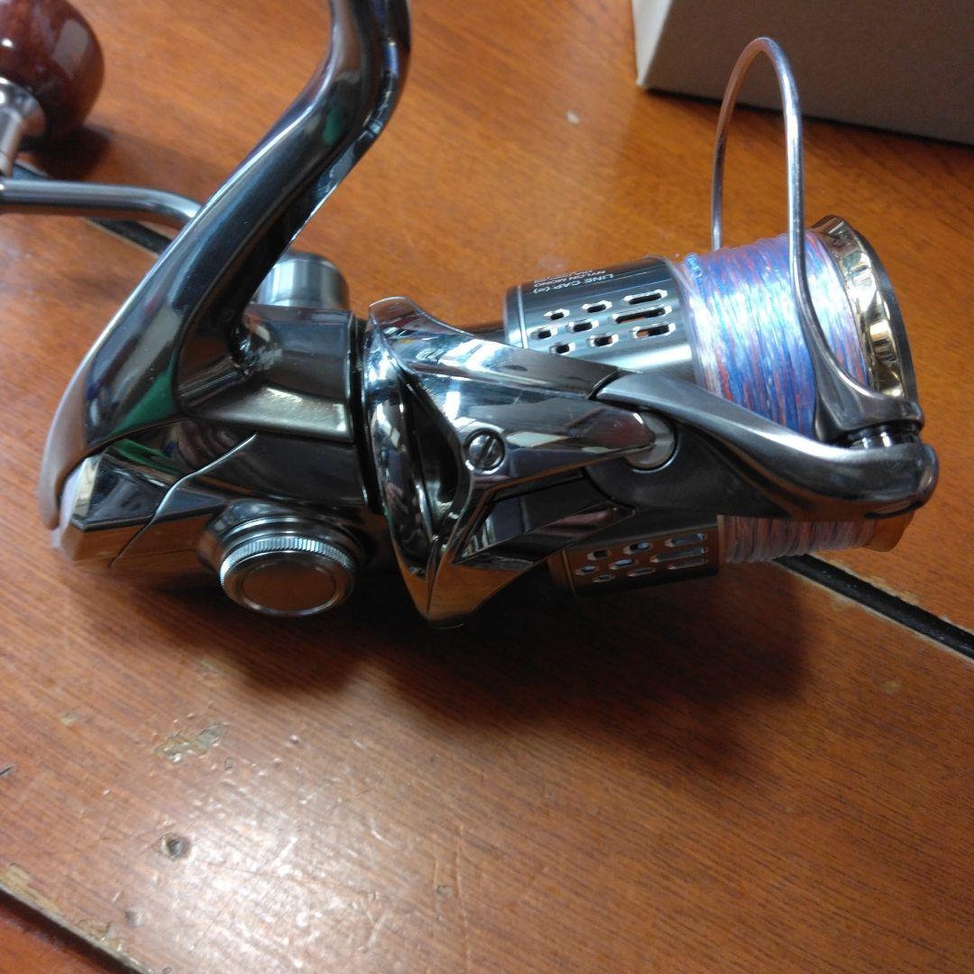 シマノ　18ステラ　美品　3000MHG バス　トラウト、シーバス　根魚