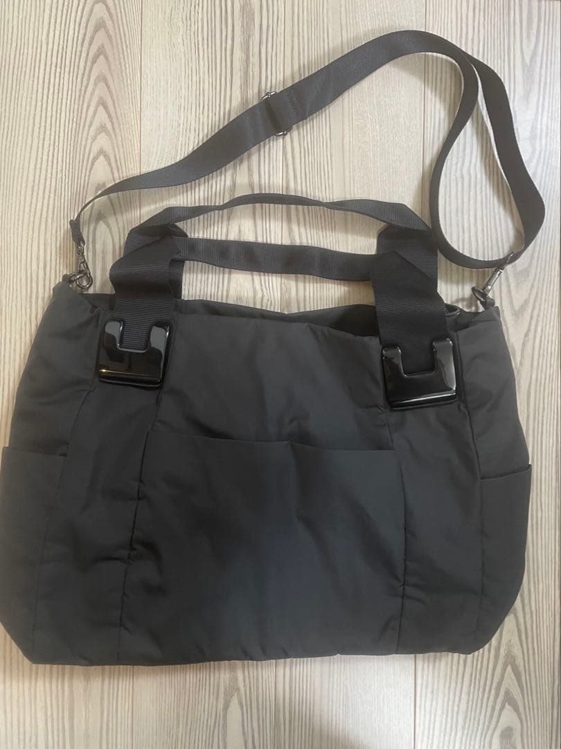 ear PAPILLONNER ショルダー付き/樹脂パーツトートバッグLサイズ