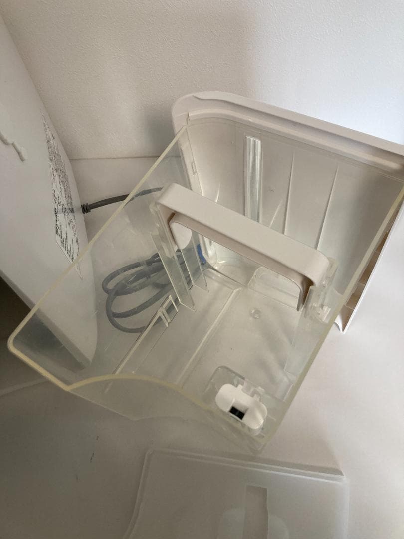 専用！！CV-N180-W　シャープ 衣類乾燥機 除湿機 18L /