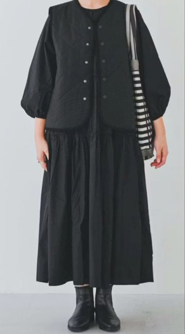 毎日着回したいキルティングベスト　北欧暮らしの道具店　ブラック　よしいちひろ