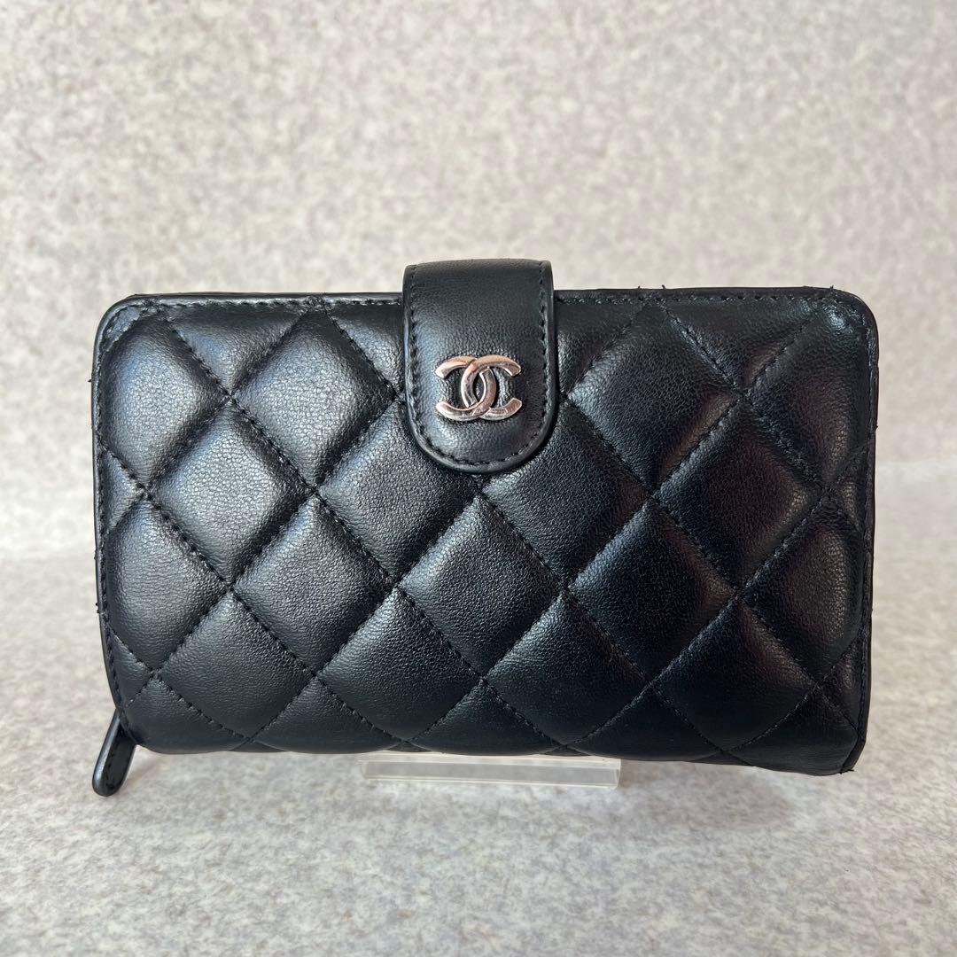 超美品CHANEL マトラッセココマークコンパクト二つ折り財布ブラック