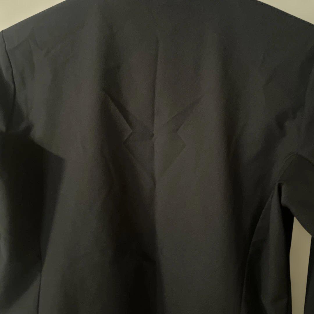 新品未使用　DESCENTE 4WAYストレッチボンバージャケット　Mサイズ