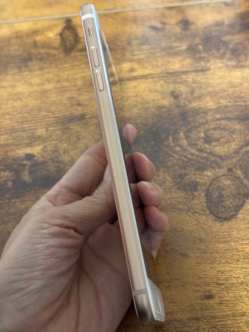 【nobita 】iPhone 8 Plus ゴールド 64GB