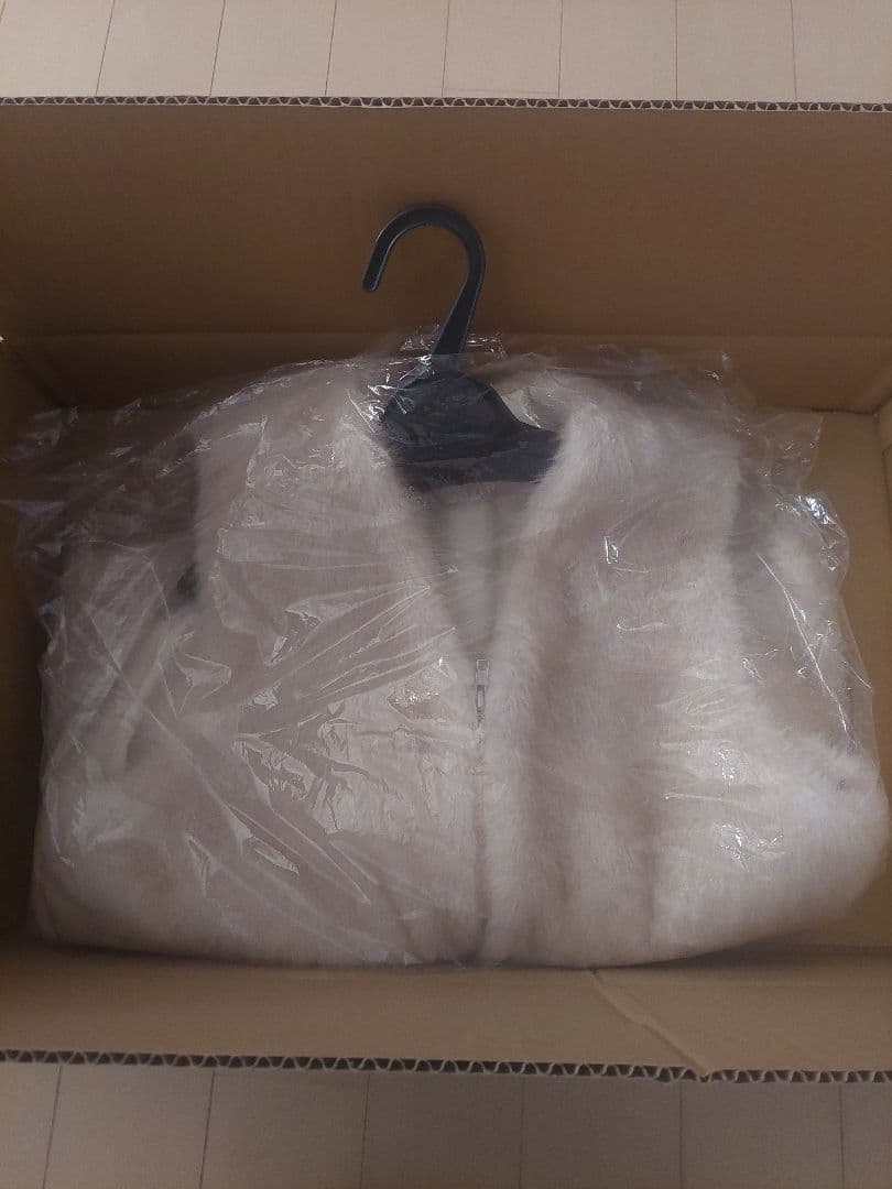 極美品⭐REGLEAM⭐シェイプコード　ファーベスト⭐オフホワイト