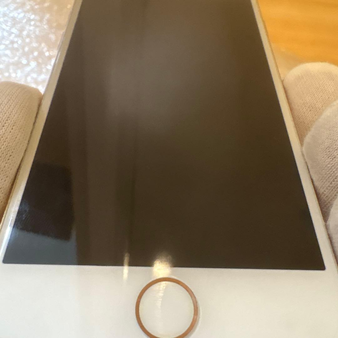 iPhone 8 ゴールド本体