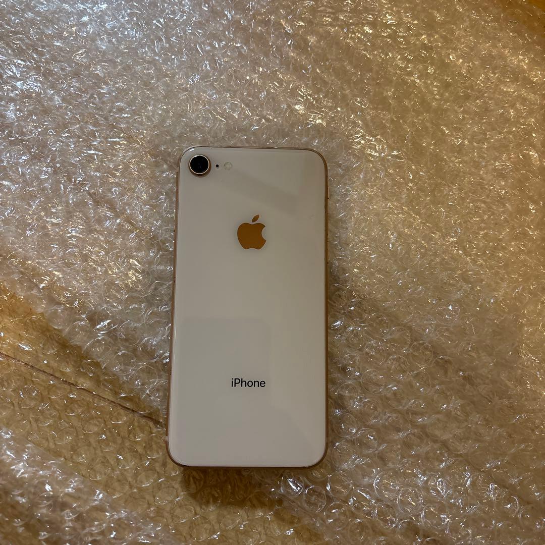 iPhone 8 ゴールド本体