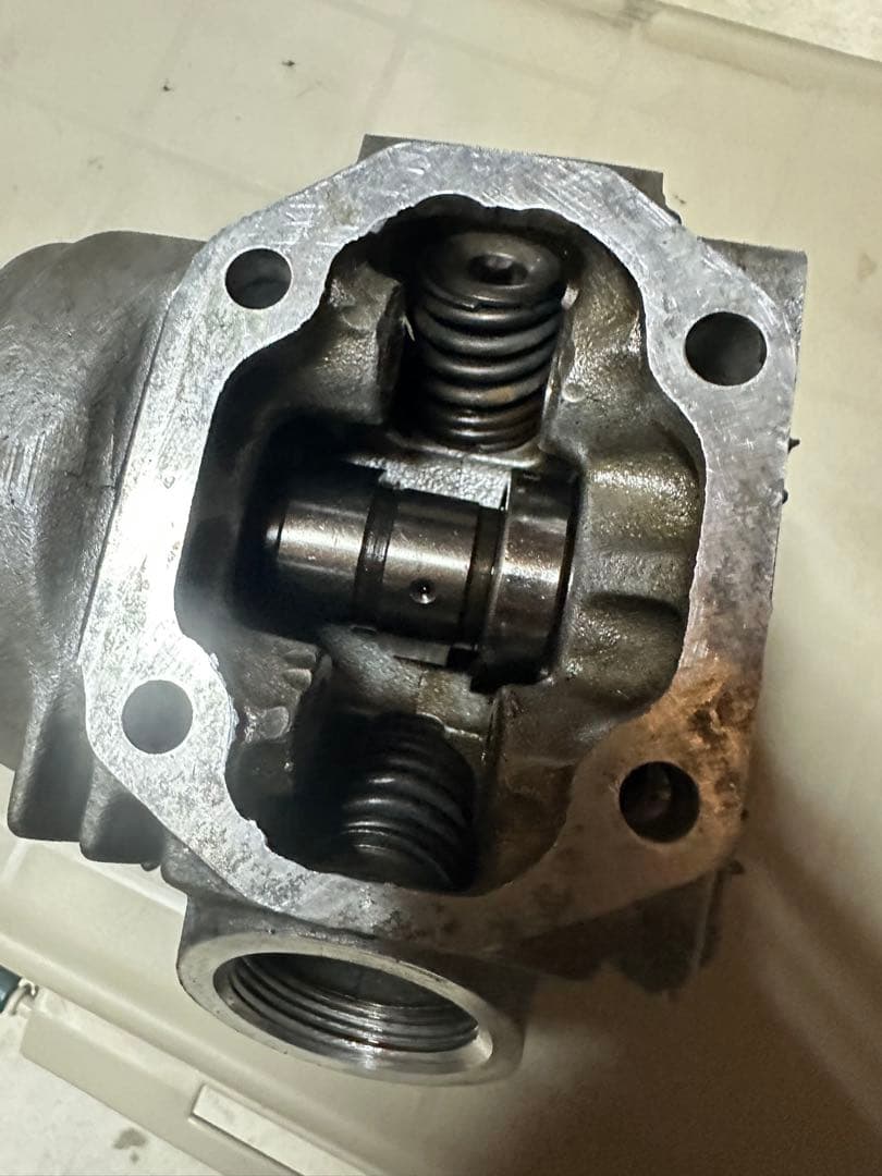 スーパーカブ90(モトラカムタイプ、80年代頃)のシリンダーヘッド