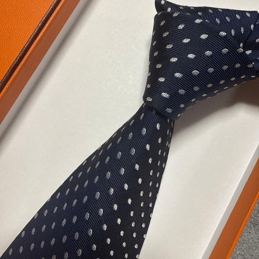 極美品　エルメス　ネクタイ　紺　ドット　シルクジャガード