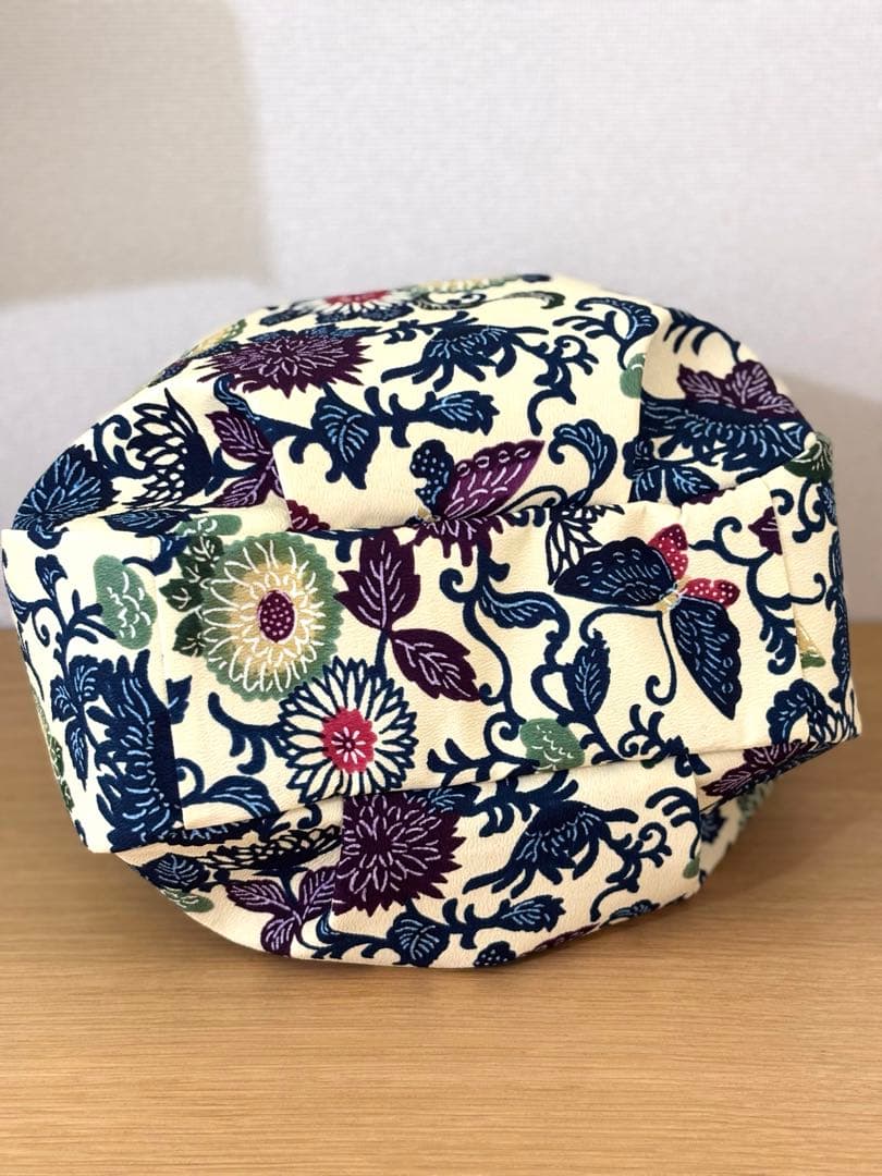 和装バック　着物バック　琉球紅型　紅型生地　菊と蝶（白)入学卒業結婚式七五三振袖