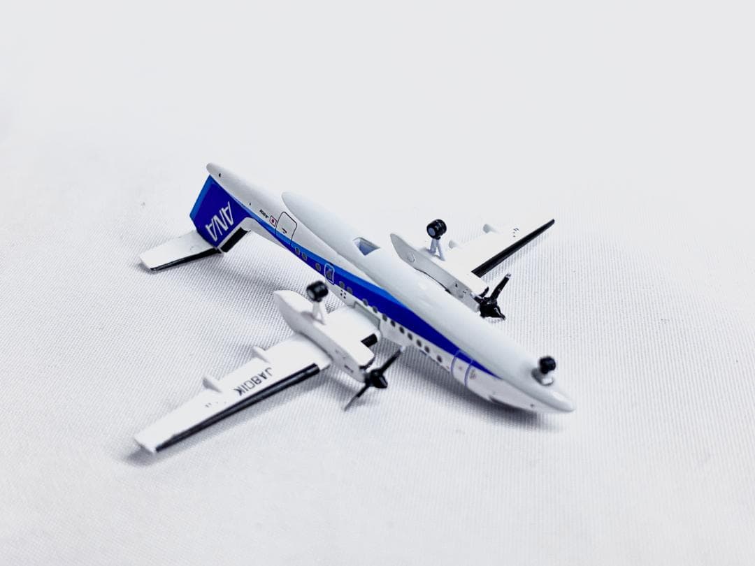 希少 ◼︎ 全日空商事　DHC-8-300 DHC-8-400・NHS52006