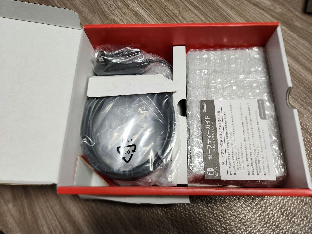 【新品未使用】Nintendo Switch 本体 ネオンレッド/ネオンブルー