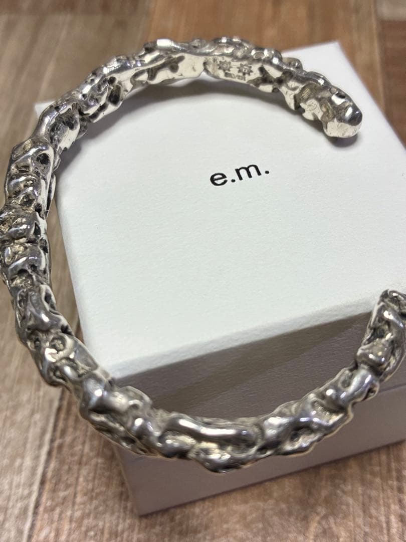 e.m. テクスチャーバングル SILVER ブレスレット