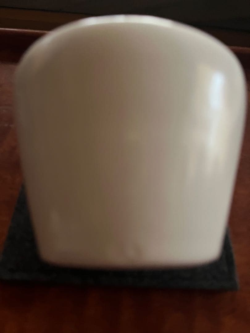 黒田泰蔵作品　白磁茶碗　高さ6．5センチ、直径9センチ．未使用品。