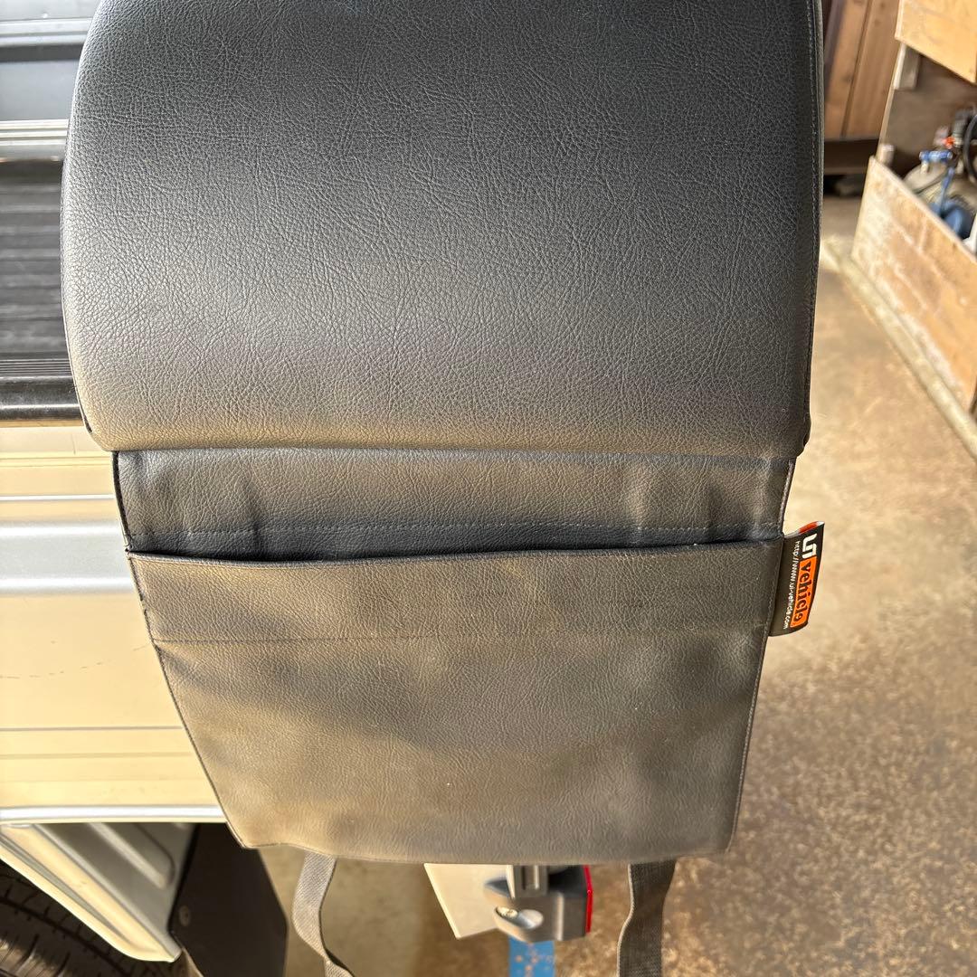 UI vehicle(ユーアイビークル) セカンドシートアームレスト　ハイエース