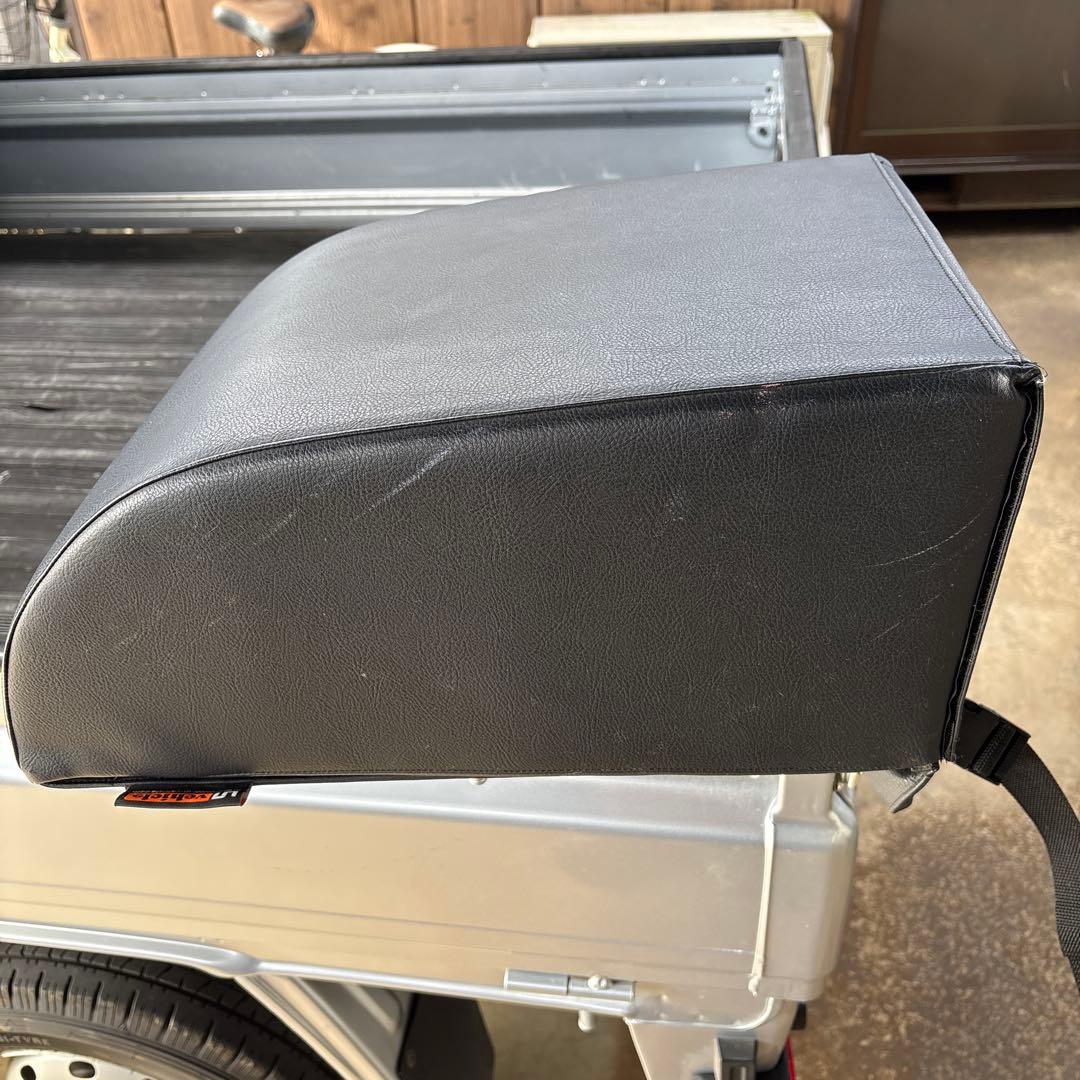 UI vehicle(ユーアイビークル) セカンドシートアームレスト　ハイエース