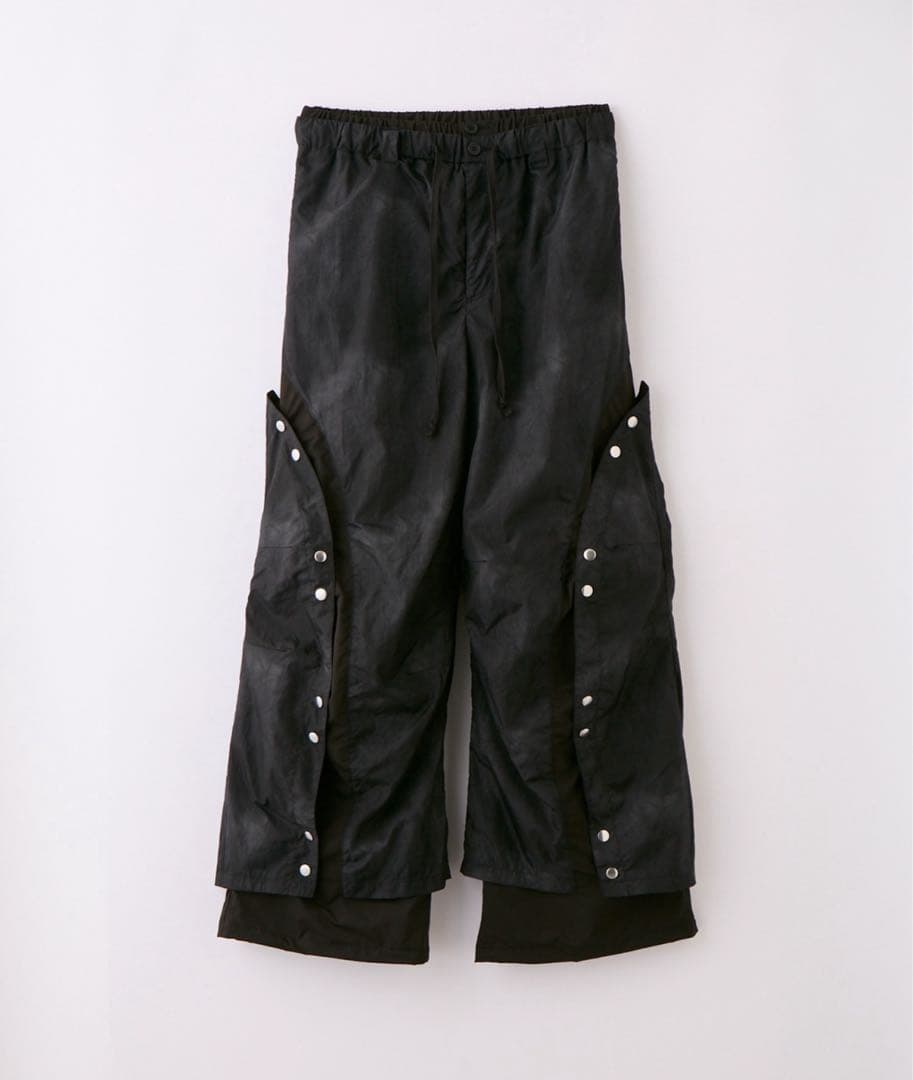 【タグ付き新品】 ボタンレイヤードデザインナイロンパンツ