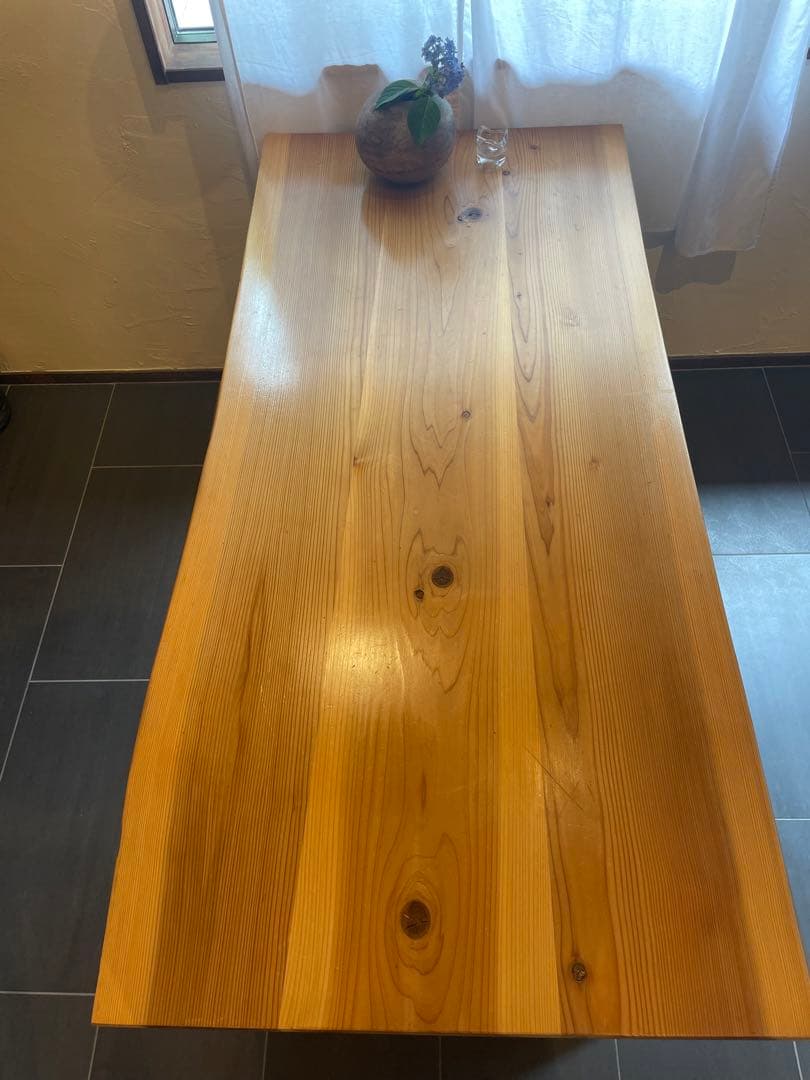 ダイニングテーブル　ログハウス風　天然木　　4人がけ　天板杉材　組み立て式