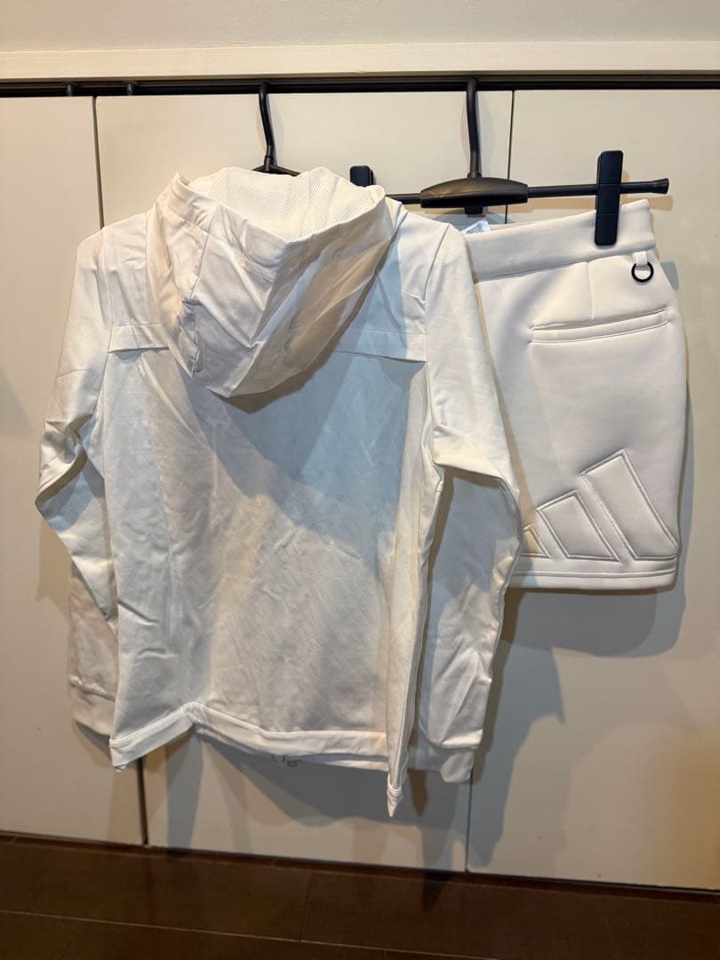 お値下げ　新品　adidas ジャケット スカート セット　S