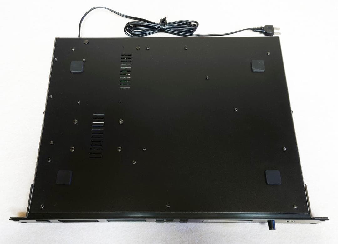 Roland R-8M ドラム・パーカッション音源 1Uラックマウント