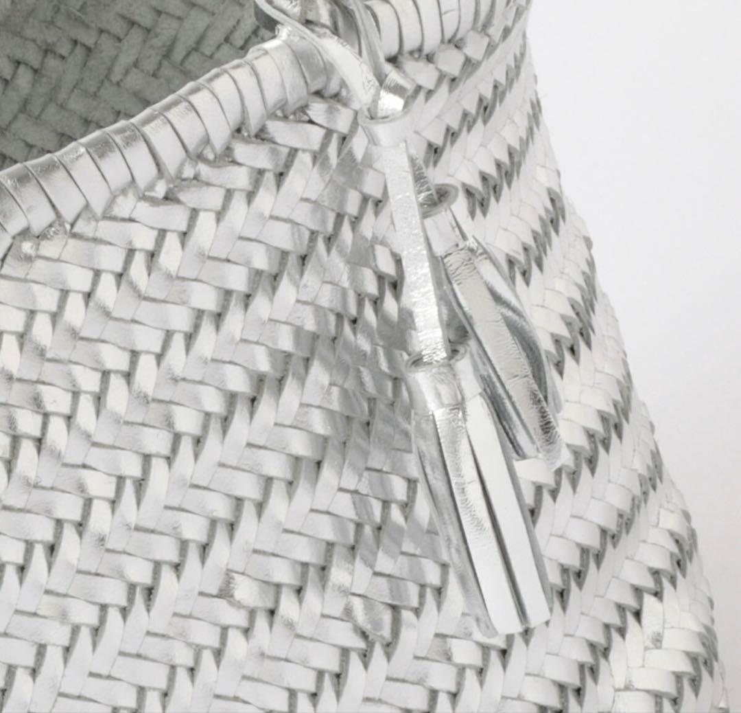 lemoです。バッファローレザー　シルバーカゴバック