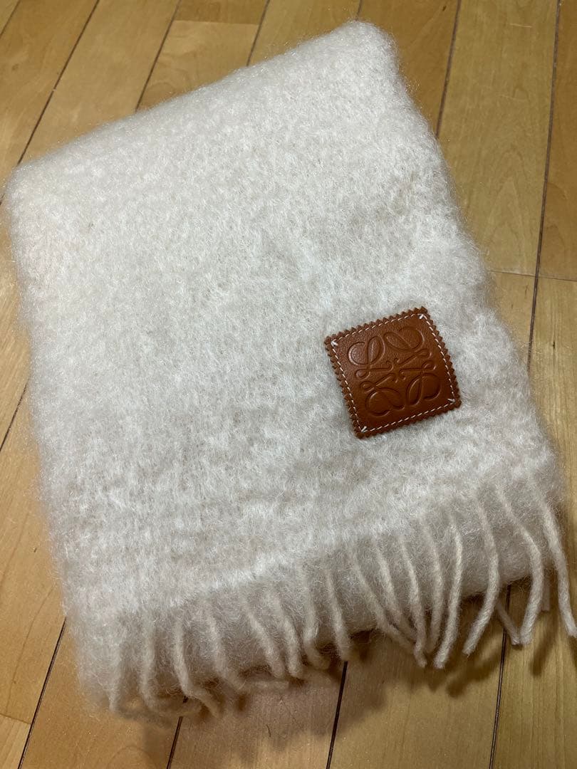 新品未使用 LOEWEロエベ モヘアマフラー