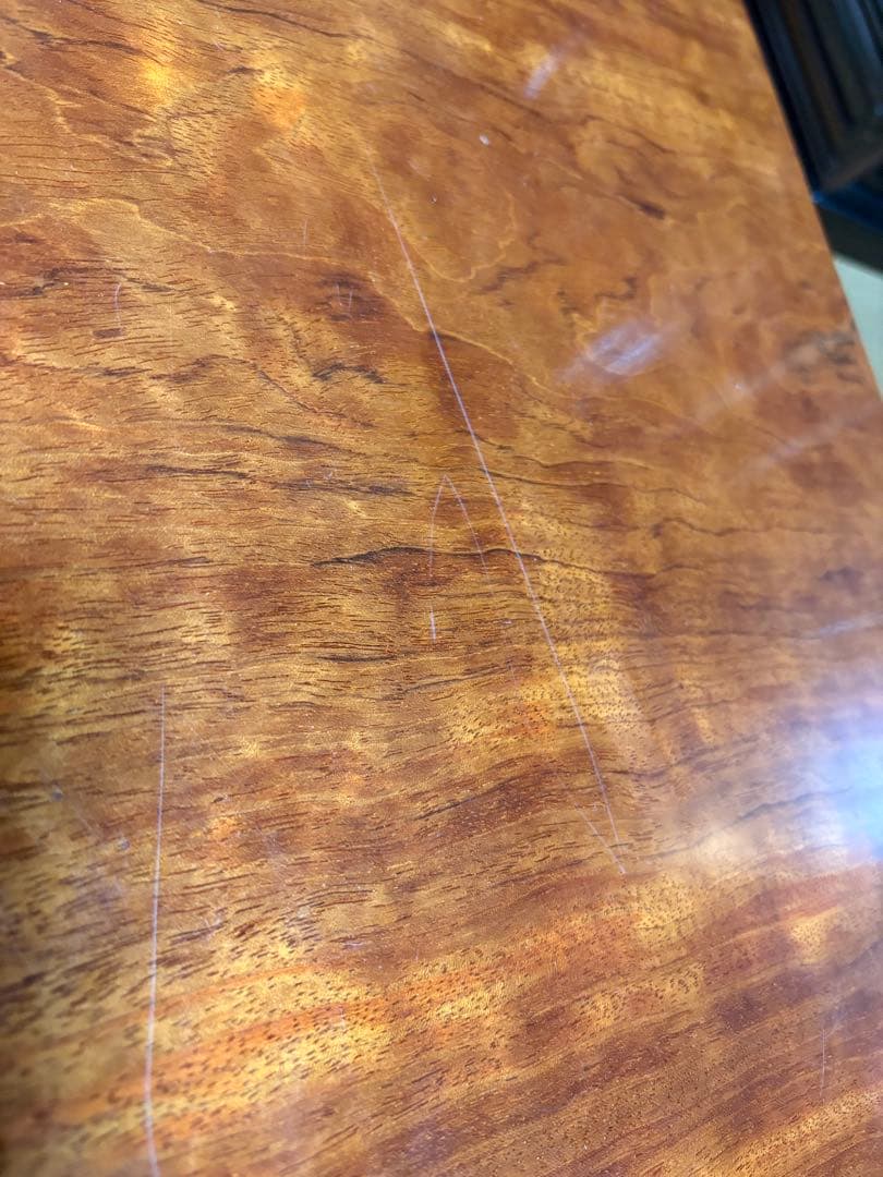 天然木（屋久杉かも）一枚板のテーブル　約152cm x 99cm