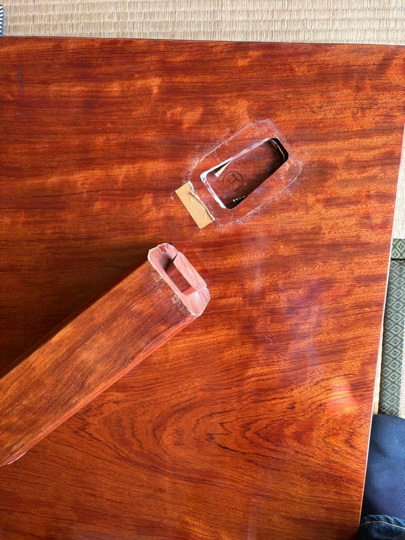 天然木（屋久杉かも）一枚板のテーブル　約152cm x 99cm