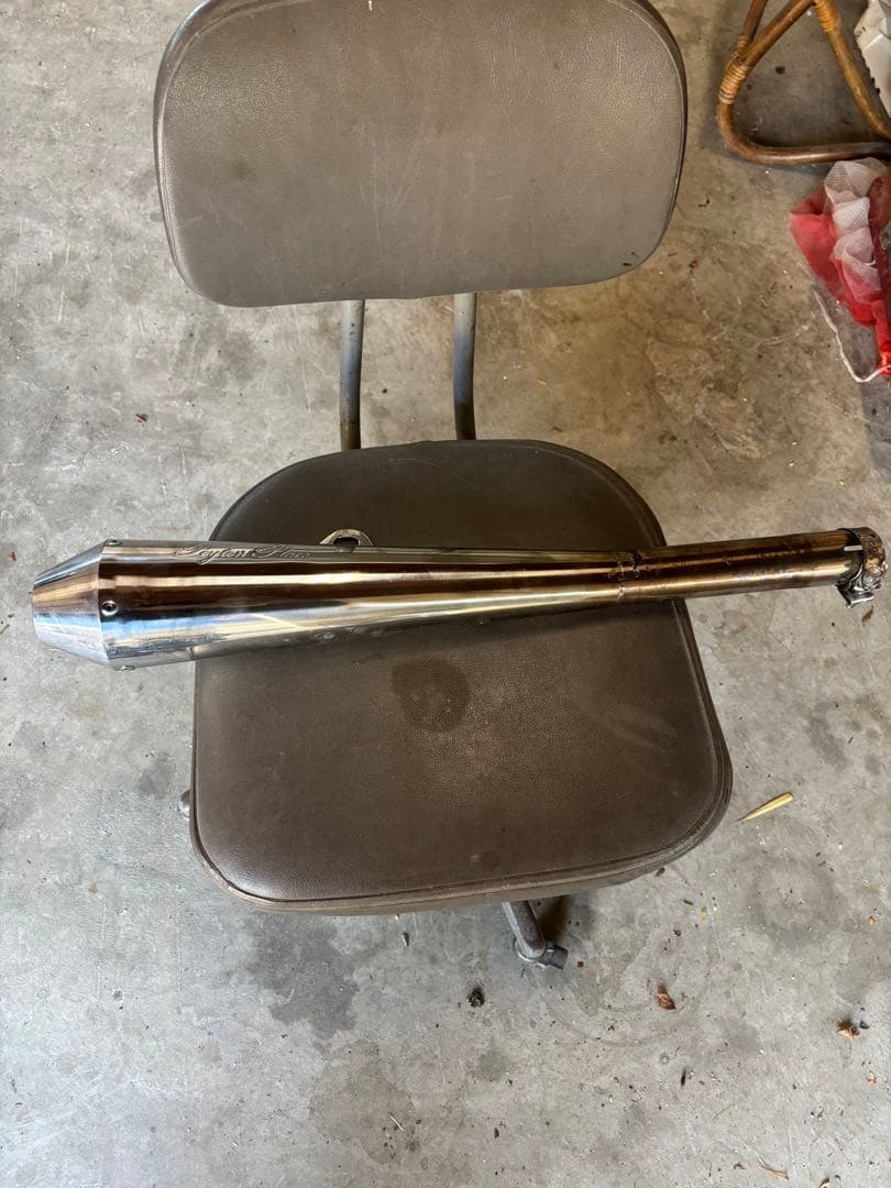 sr400 ペイトンプレイスノートンマフラー