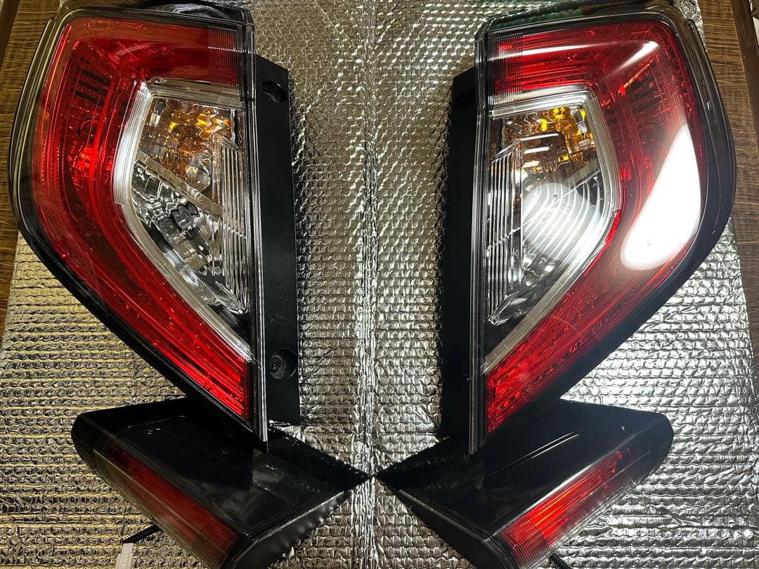 FK7シビックハッチバック　純正テール