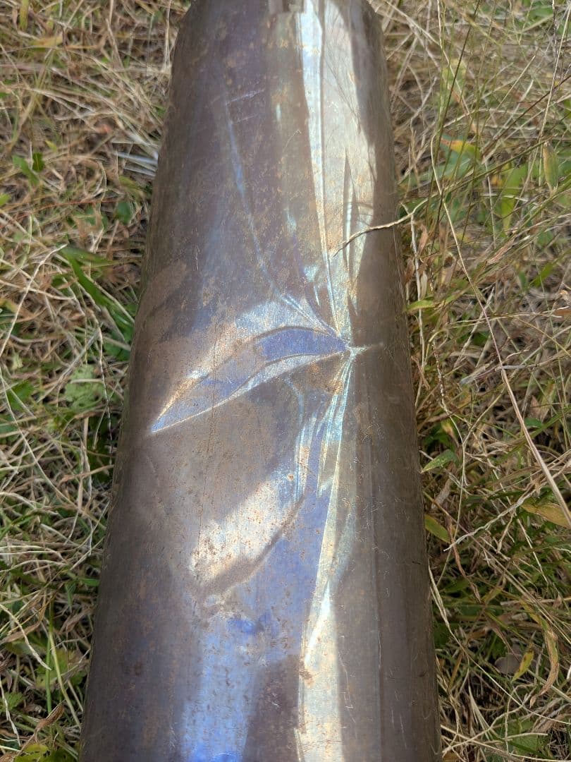 薪ストーブ　別売り煙突、煙突プロテクター、煙突スタンド付き　※脚欠品