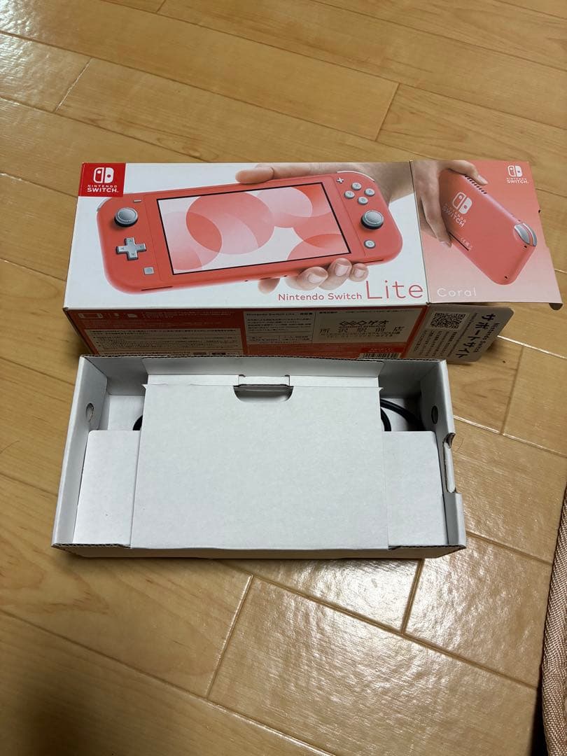Nintendo Switch Lite コーラル箱付き