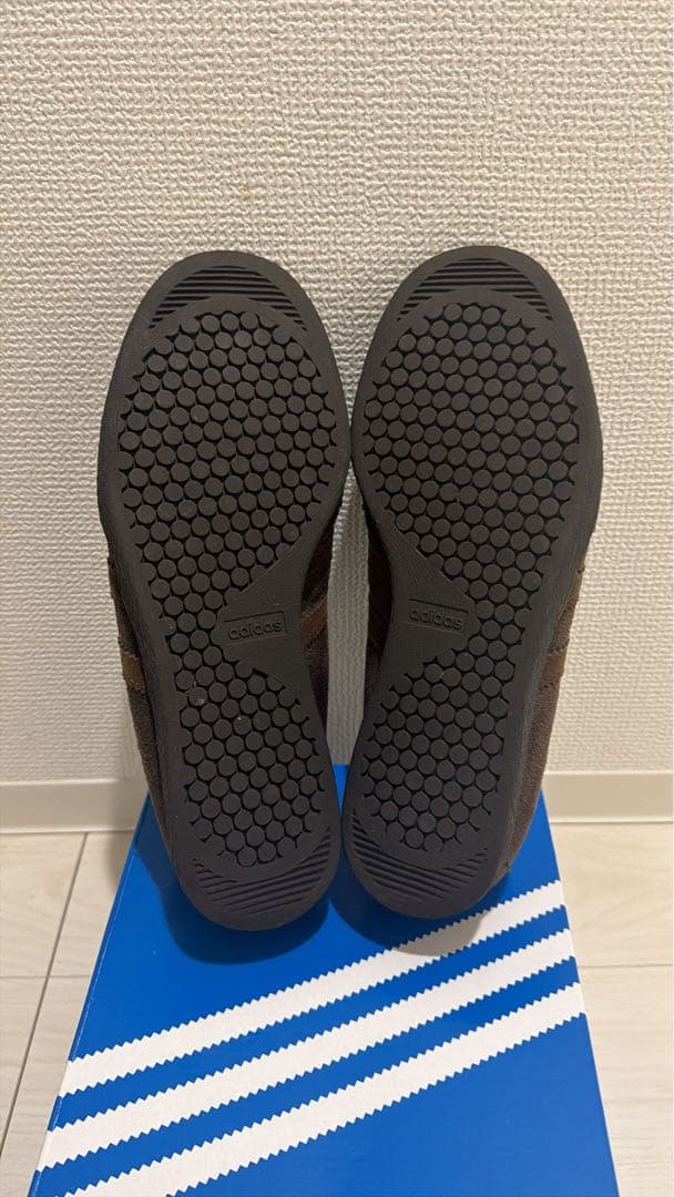 靴 adidas/TOBACCO/24.5cm