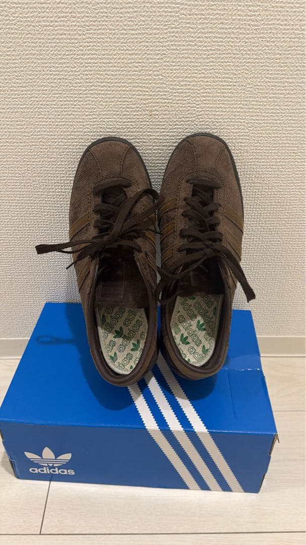 靴 adidas/TOBACCO/24.5cm