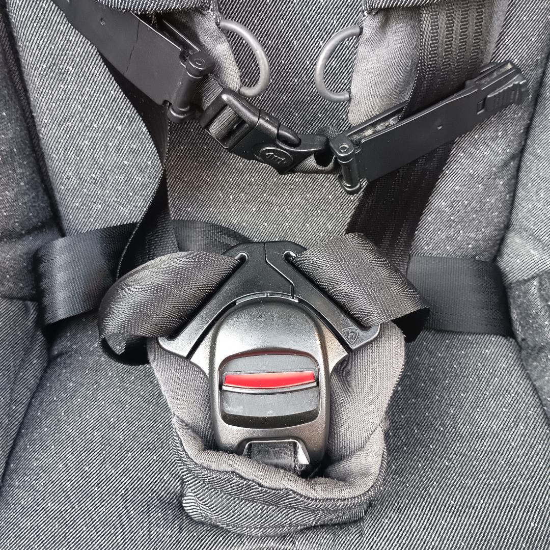 【美品】マキシコシ アクシスフィックス プラス チャイルドシート ISOFIX