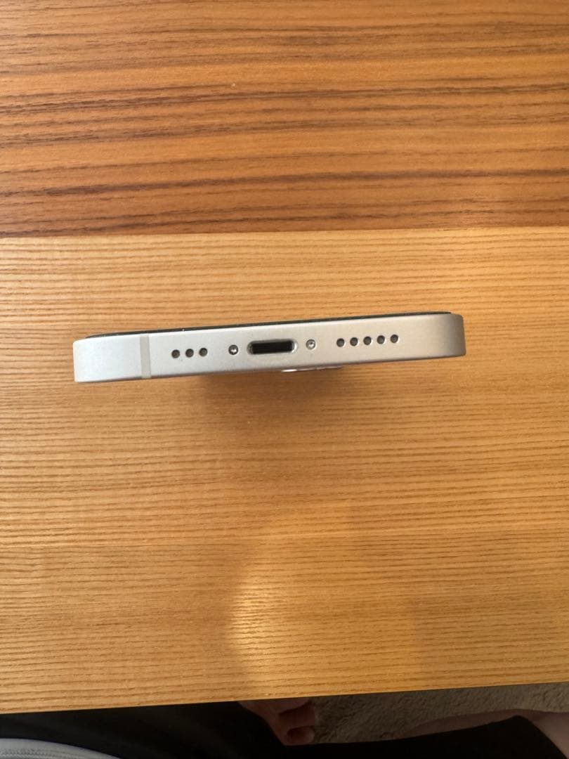 【たー】Apple iPhone 13 128GB ホワイト 本体