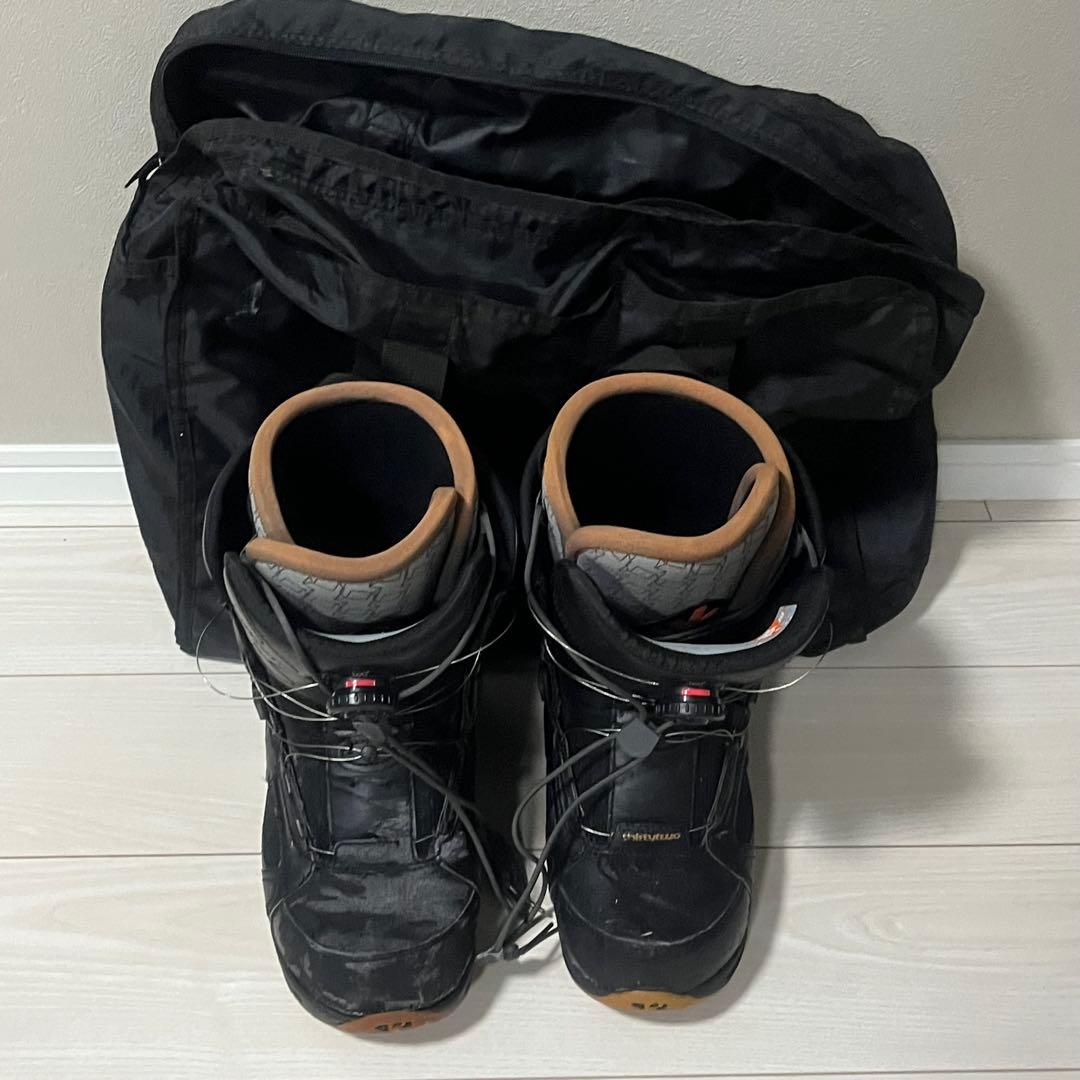 激安✨スノーボードブーツ BOAシステム ブラック　入れ物付き