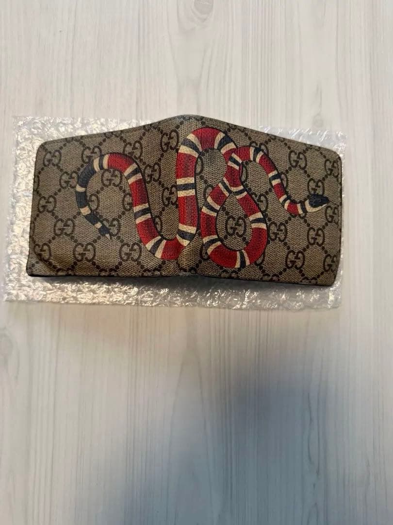 GUCCI　GGパターン 蛇デザイン 二つ折り財布