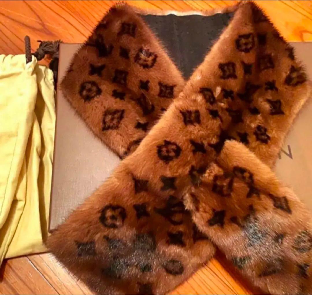 本日限りSALE！Louis Vuitton ファーマフラー