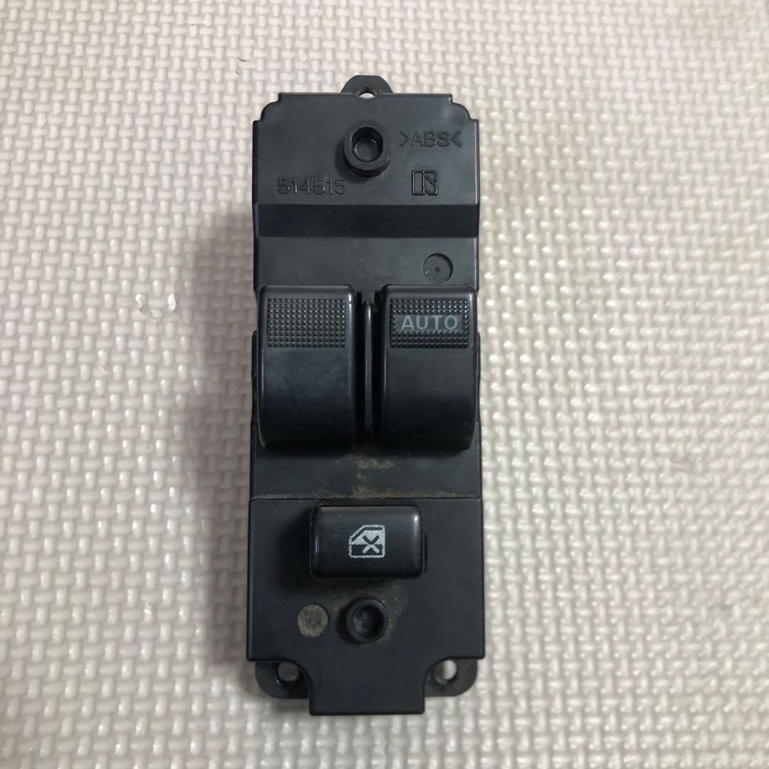 マツダ　タイタン ダッシュ パワーウィンドウスイッチ 右