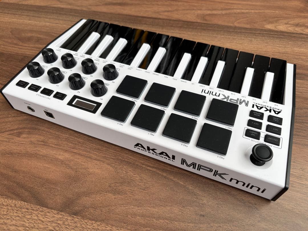 MPK mini(midiキーボード)