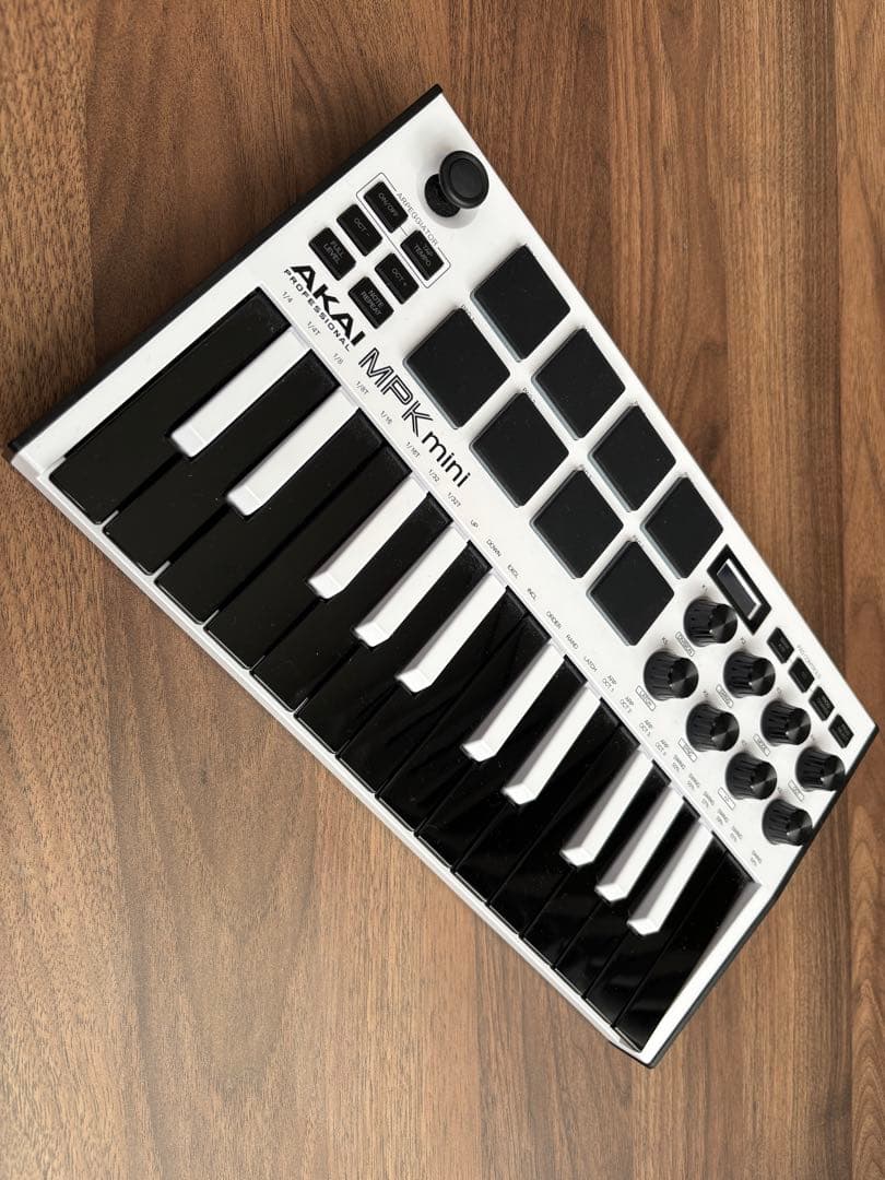 MPK mini(midiキーボード)