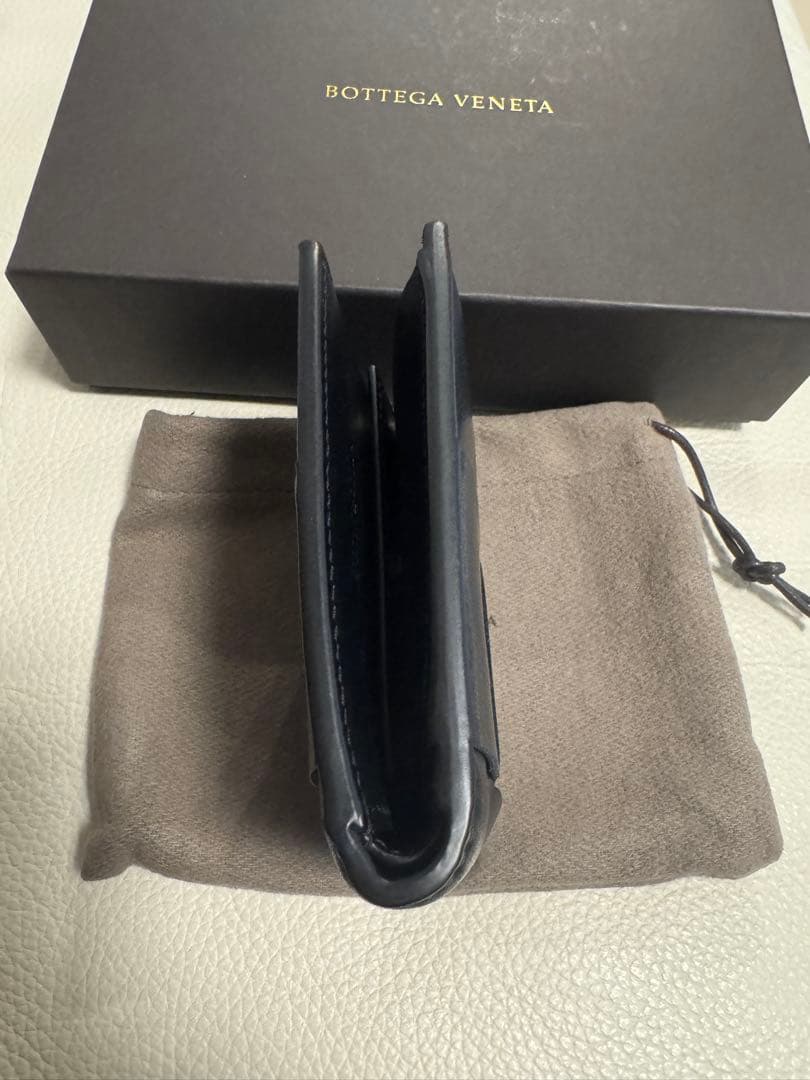 BOTTEGA VENETA 2つ折り財布　カセット　ブラック