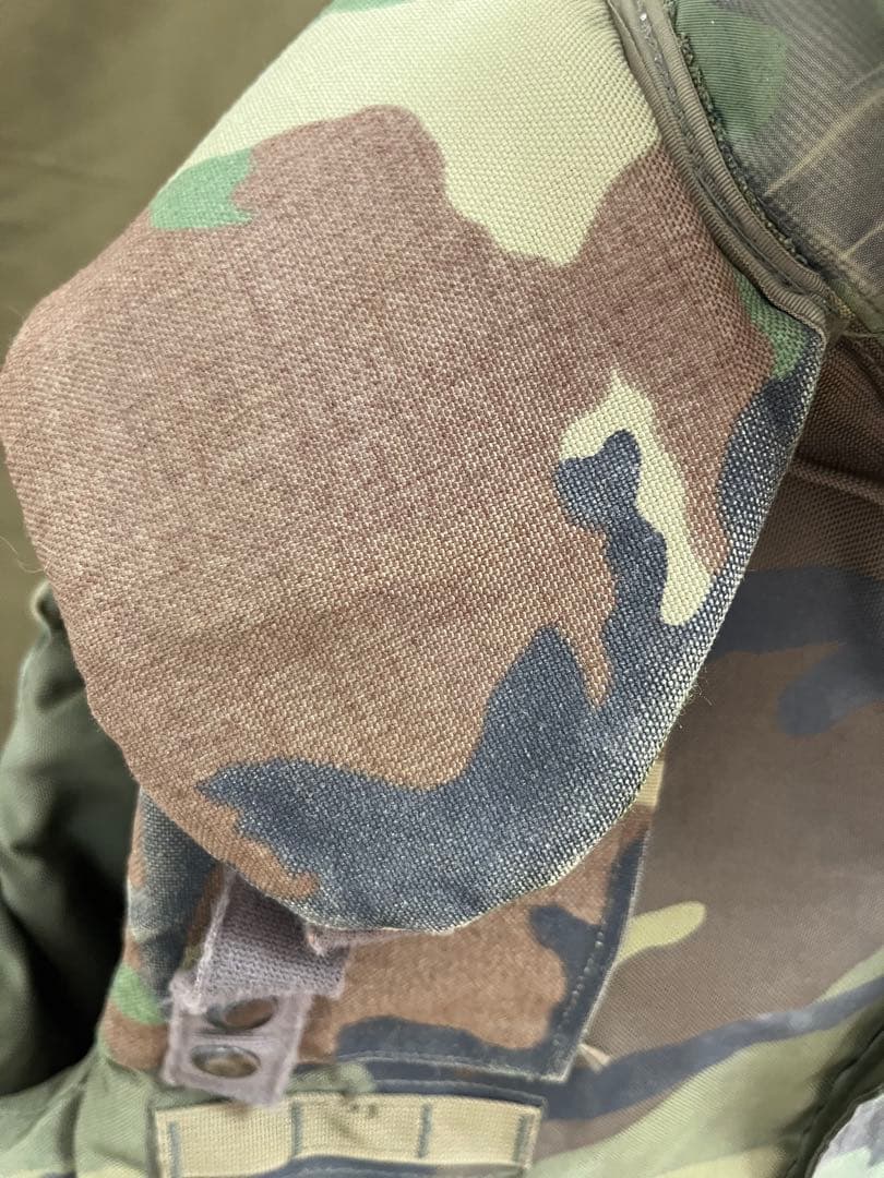 米軍　ボディアーマー　本物