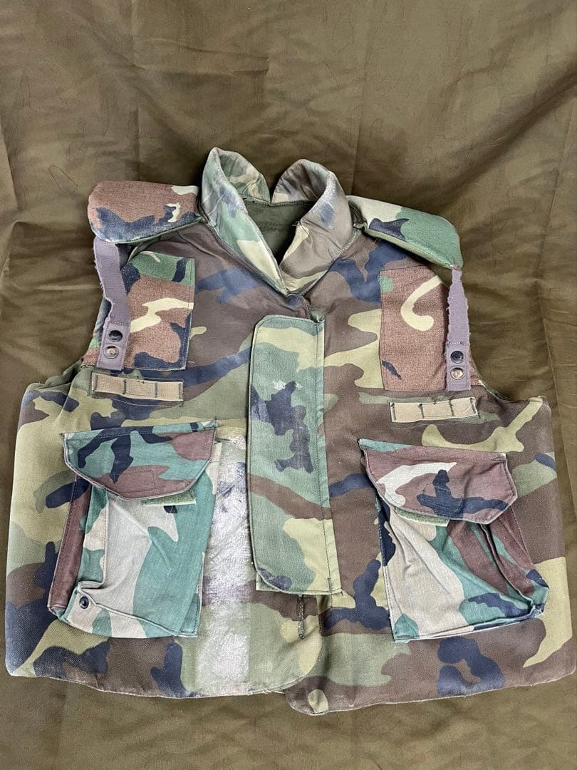 米軍　ボディアーマー　本物