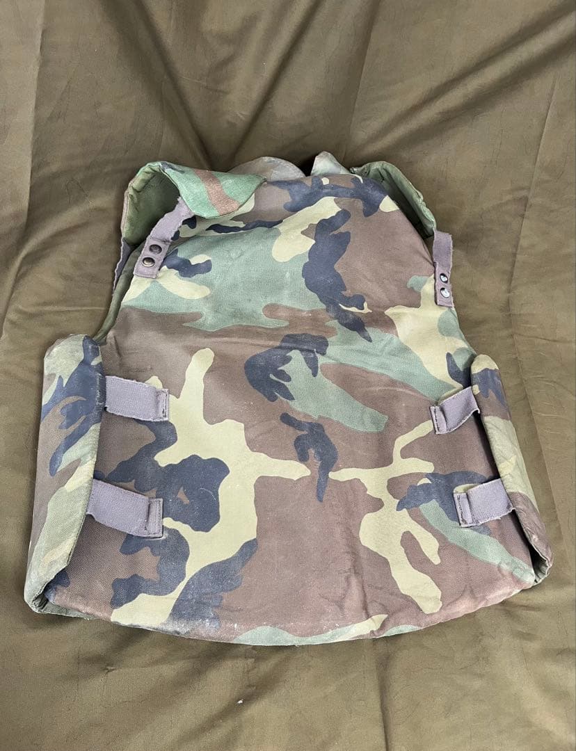 米軍　ボディアーマー　本物