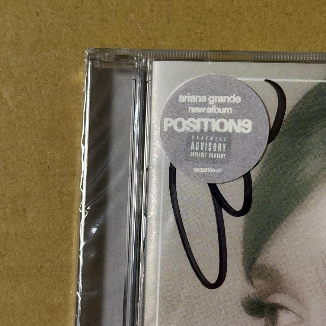 アリアナ・グランデ Positions 直筆サイン入りCD