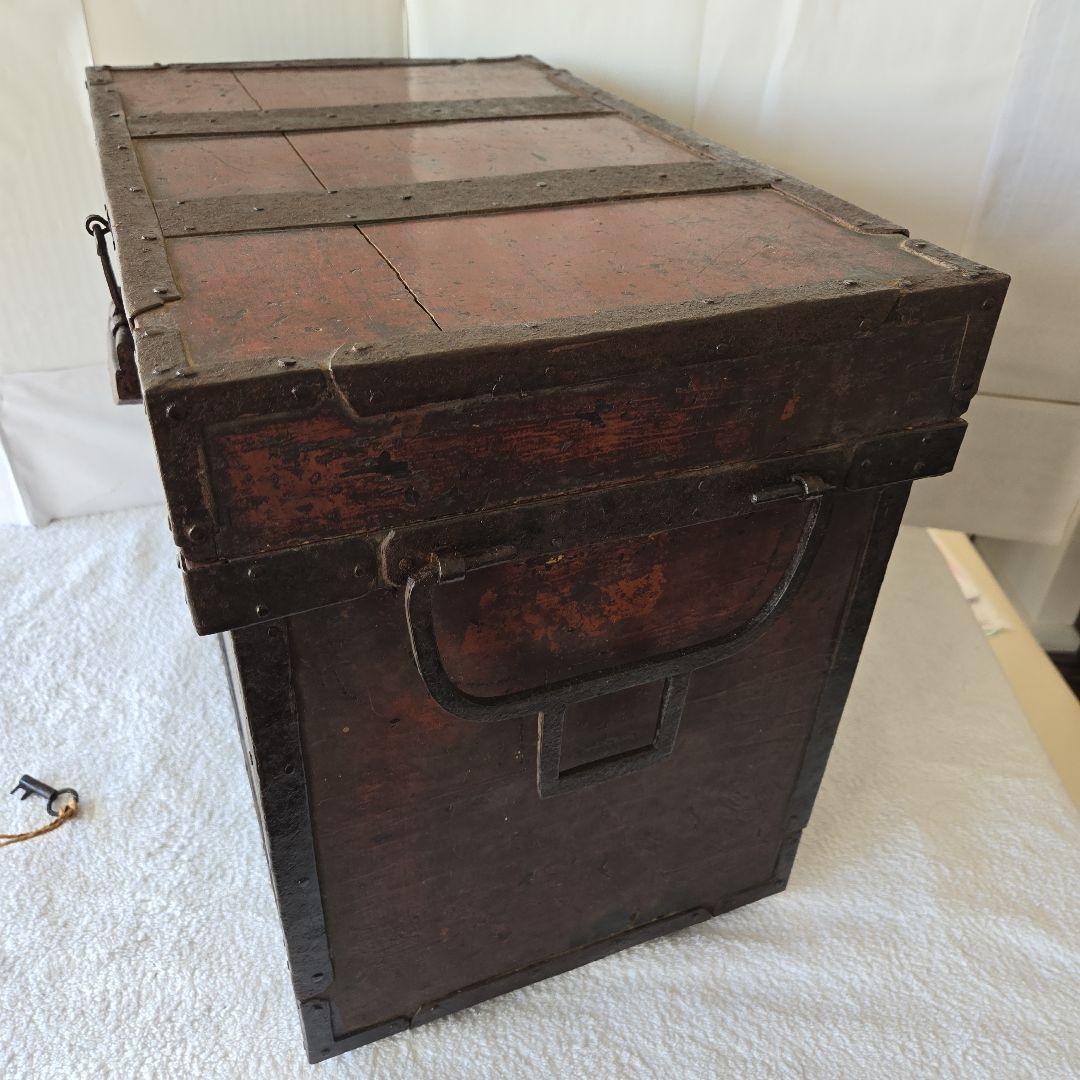 挟箱　鎧櫃　帯金具　背負箪笥　武具　刀剣　千両箱　甲冑箱　兜箱　江戸時代　古民具